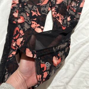 Lululemon size 6 Crops with mesh on the legs . EUC.